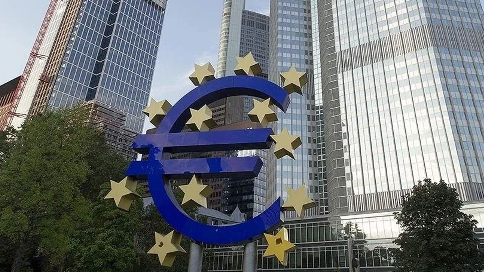 Euro Bölgesi ekonomisi ilk çeyrekte yüzde 0,3 büyüdü