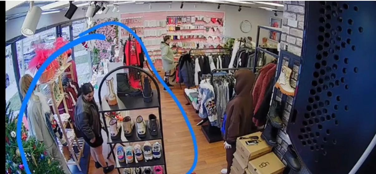 Butikte üzerine giydiği 20 bin liralık kıyafetle kayıplara karıştı