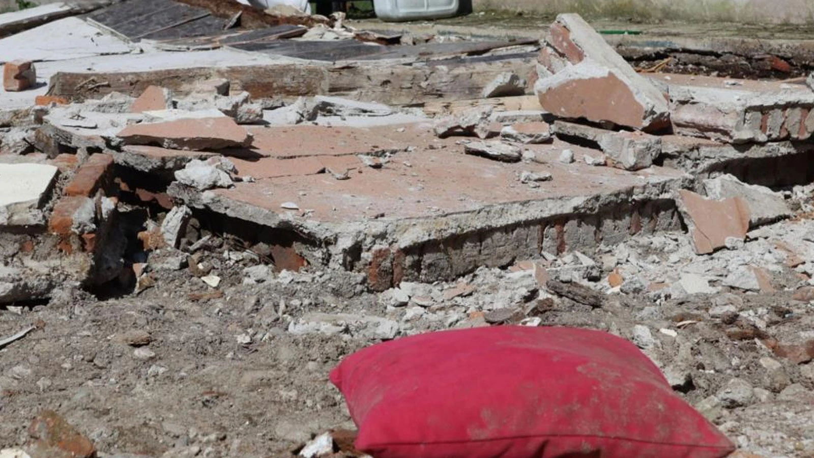 Sakarya'da kahreden olay: Tekvando hocası duvarın altında kalarak öldü
