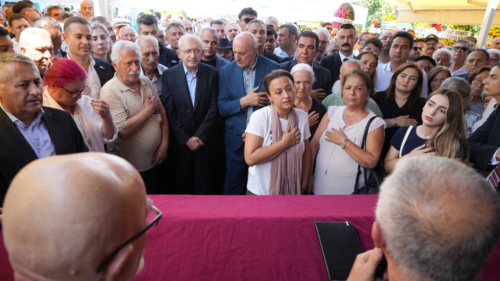 Kemal Kılıçdaroğlu'nun ikiz kardeşi son yolculuğuna uğurlandı