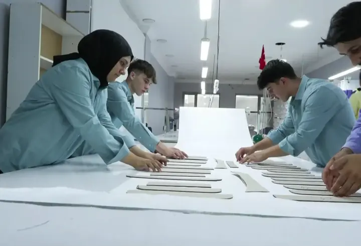 Eğitimle işbirliği: Öğrenciler hem kazanıyor hem çalışıyor