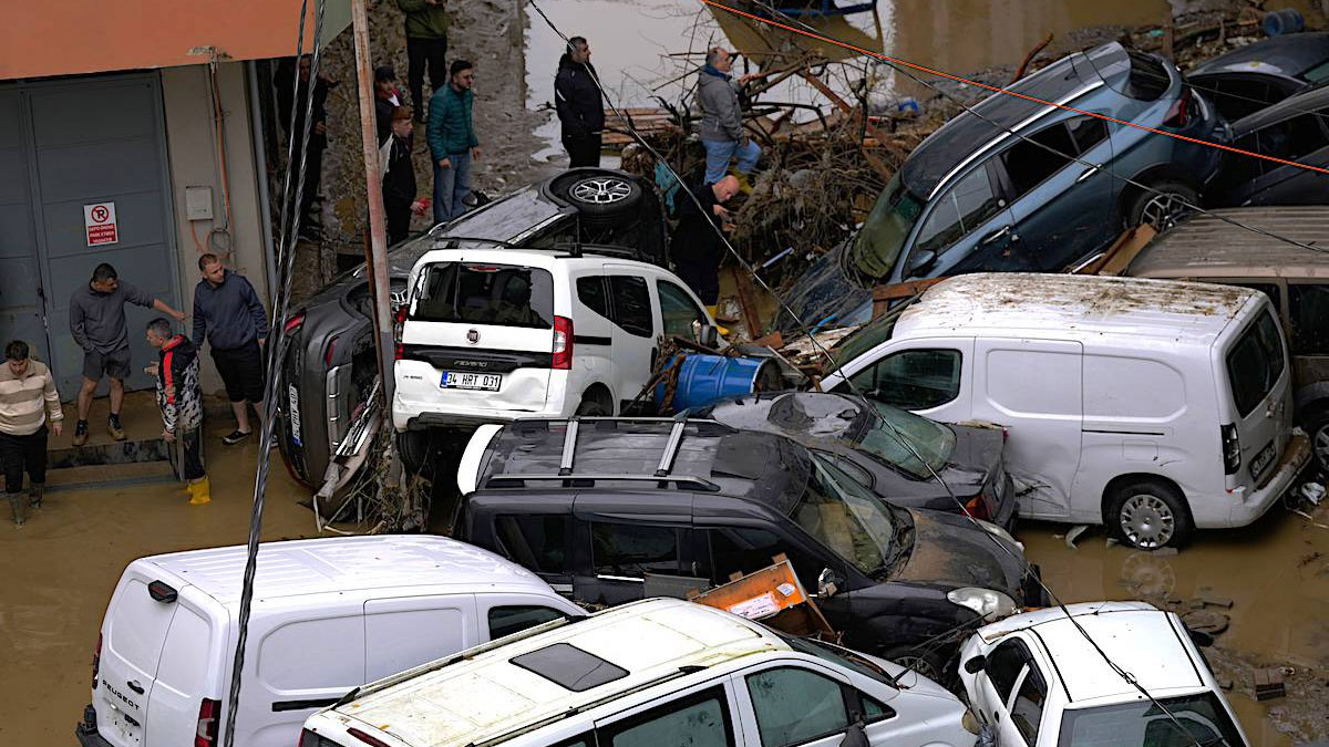 İstanbul’da 6 Günlük Sağanağın Bilançosu Açıklandı: 859 Kişi Tahliye Edildi