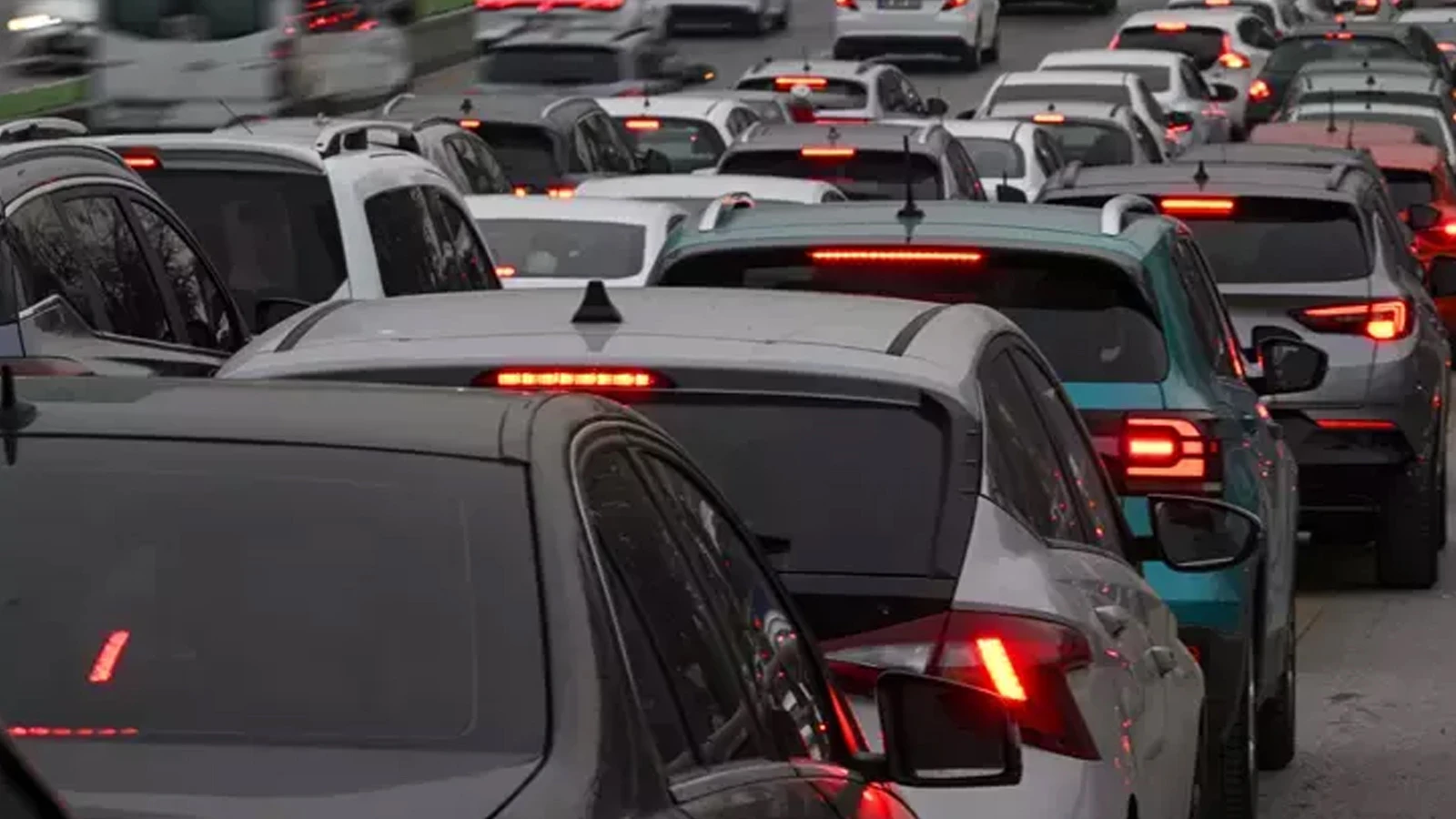 Ankara'da alışveriş kuyruğu trafiği felç etti