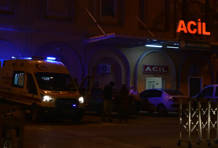 Mardin’de hafif ticari araç ile otomobil çarpıştı: 7 yaralı